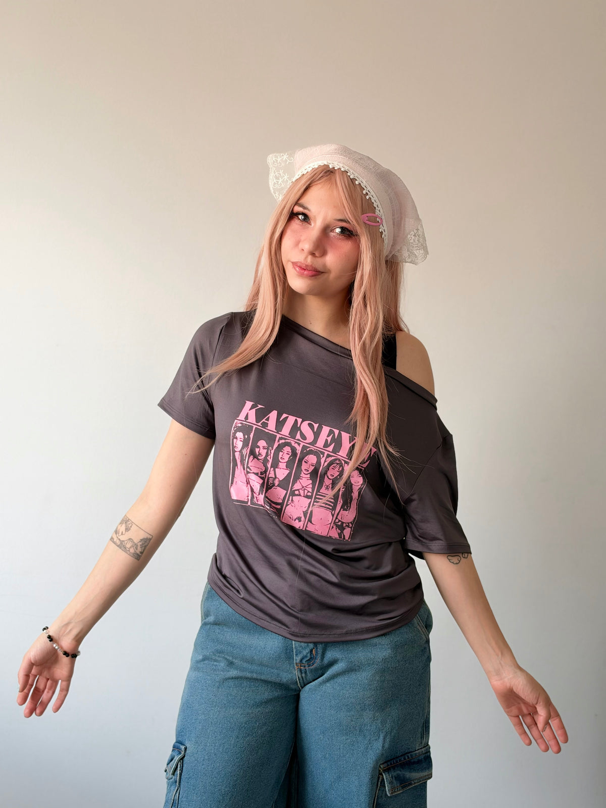 BLUSA KATSEYE Y2K