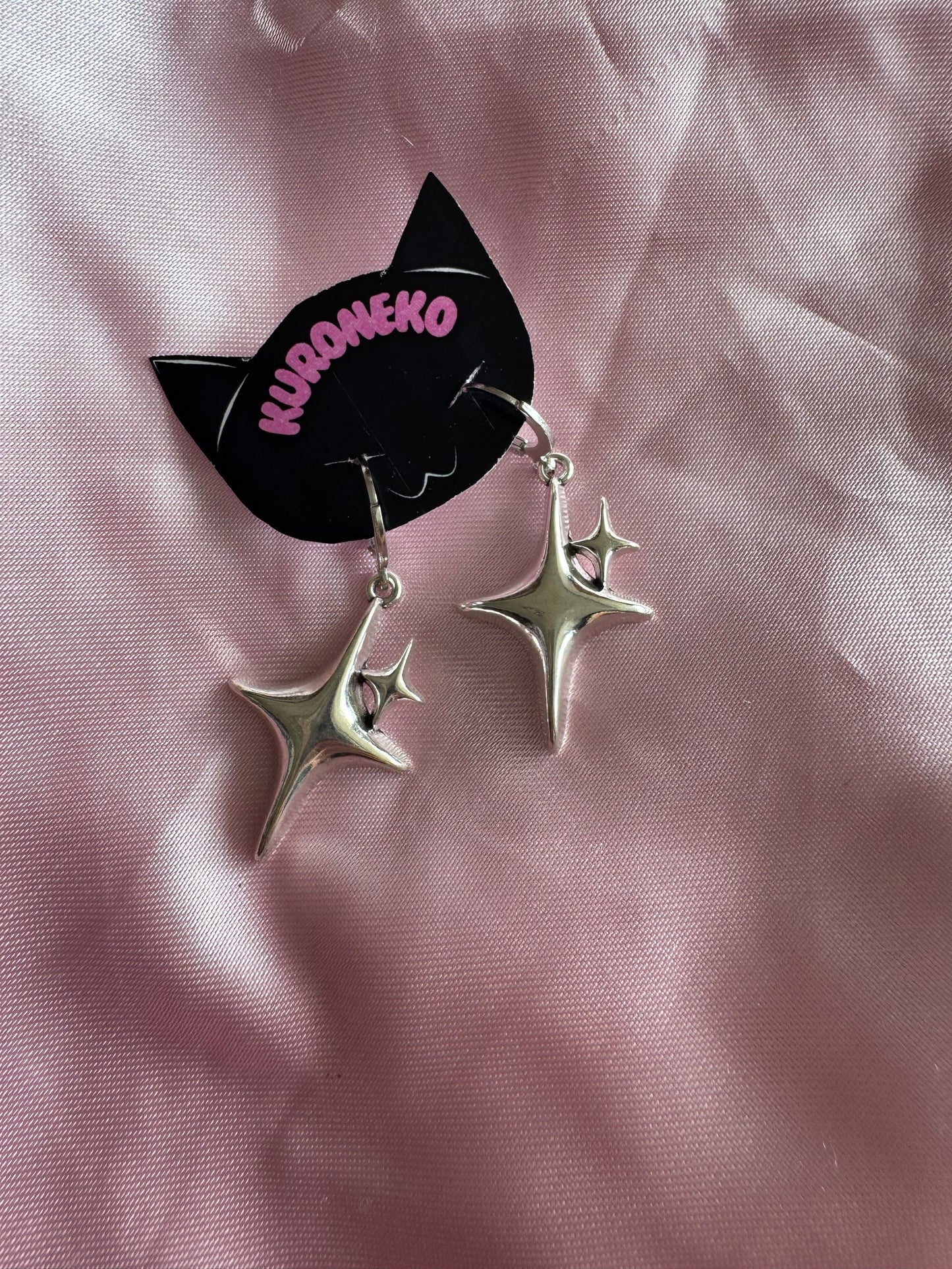 ARETES ESTRELLA KURO
