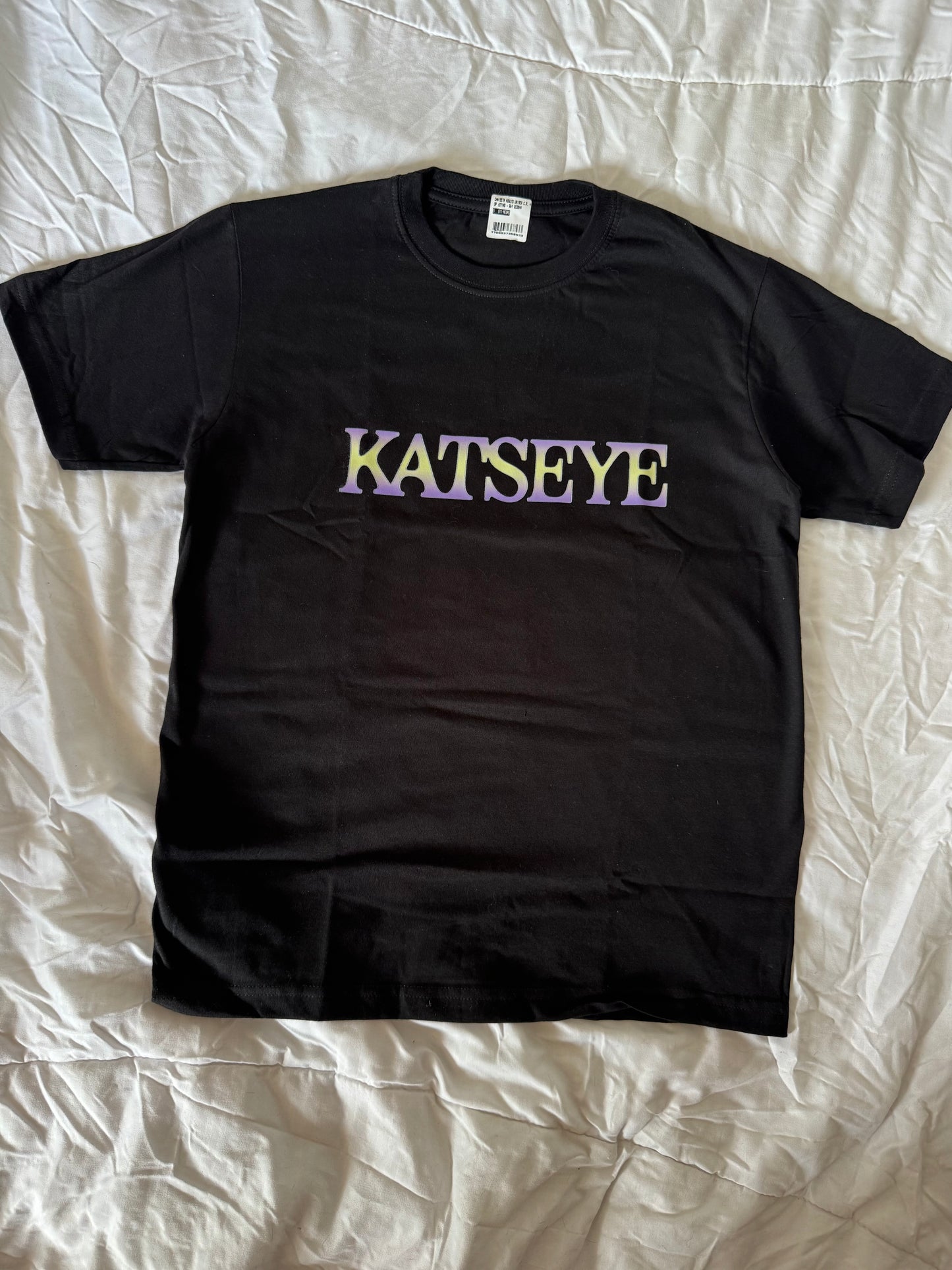 CAMISETA KATSEYE