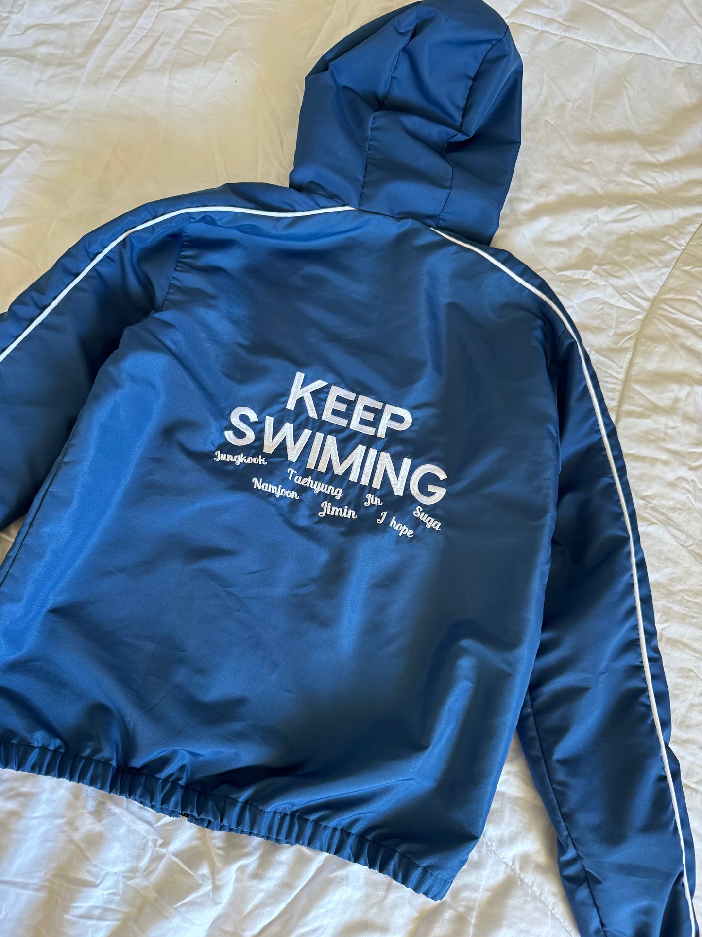 CHAQUETA SWIM BTS